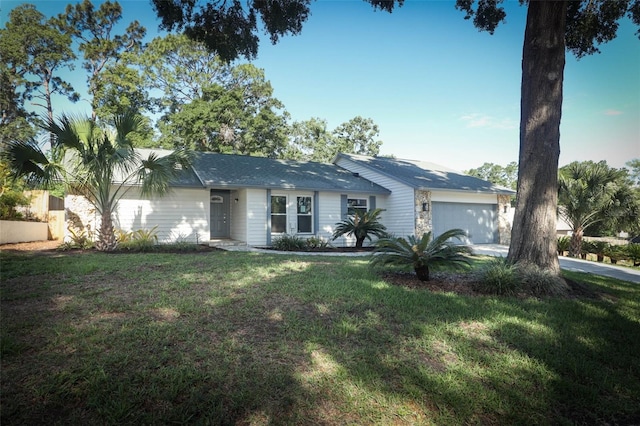 1204 Duncan Ct, Longwood, FL 32779 - ranch-style house featuring an attached garage and a front lawn