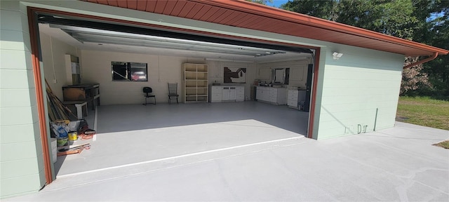 122 N Cedarview Ter, Inverness, FL 34453 - view of garage
