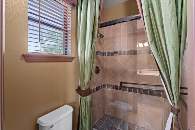 3041 Boating Blvd, Kissimmee, FL 34746 - full bath with a shower stall and toilet