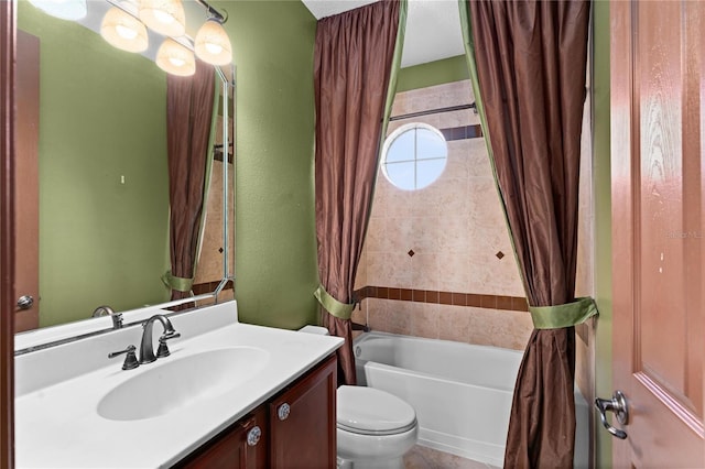 3041 Boating Blvd, Kissimmee, FL 34746 - full bathroom featuring toilet, vanity, shower / tub combo with curtain, and a textured wall