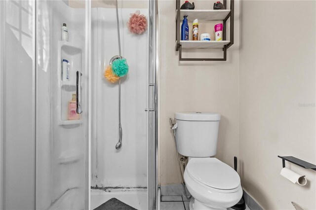 14 Sequoia Way, Kissimmee, FL 34758 - full bath with a stall shower and toilet
