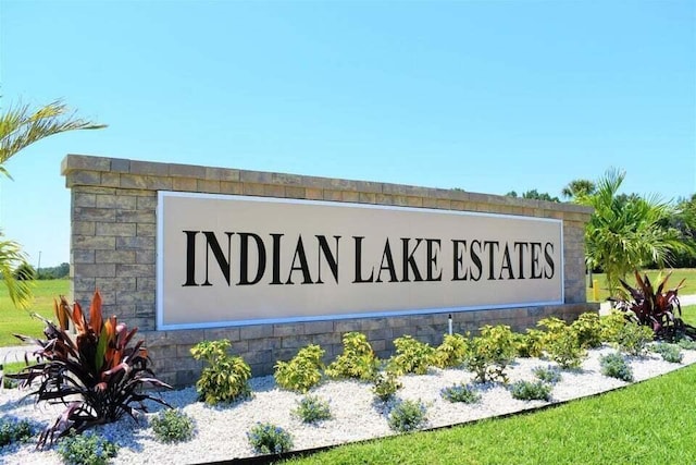 405 Pandora Dr, Indian Lake Estates, FL 33855
