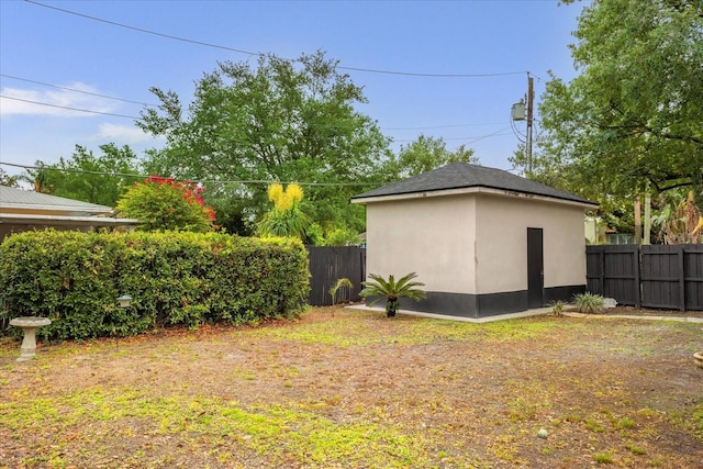 490 Shoreview Ave, Winter Park, FL 32789 - fenced backyard featuring an outbuilding