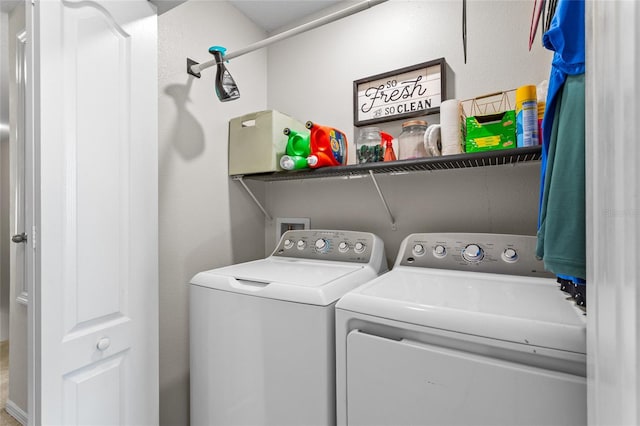 281 Primrose Dr, Davenport, FL 33837 - laundry room featuring washing machine and clothes dryer