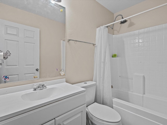 1112 Winding Water Way, Clermont, FL 34714 - bathroom with vanity, shower / tub combo, and toilet