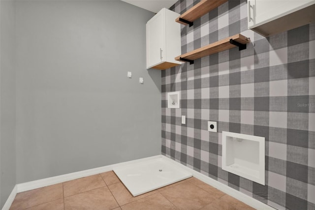 5967 Churchill Square Way, Groveland, FL 34736 - bathroom featuring tiled shower, baseboards, and tile patterned floors