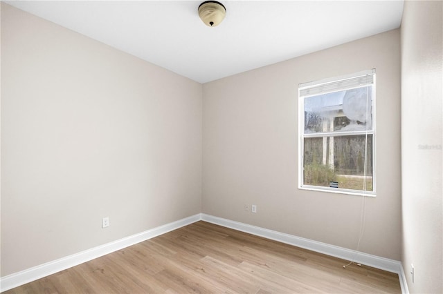 2125 Shackley Pl, Apopka, FL 32703 - unfurnished room with light wood-style flooring and baseboards