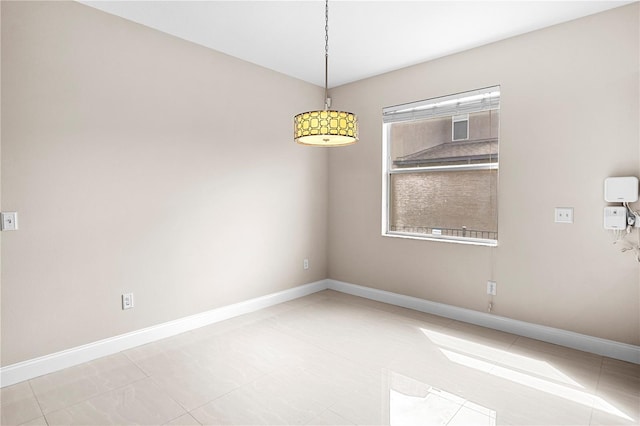 2125 Shackley Pl, Apopka, FL 32703 - tiled spare room featuring baseboards
