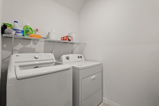 850 Lazio Cir, Debary, FL 32713 - laundry room with washing machine and dryer and baseboards