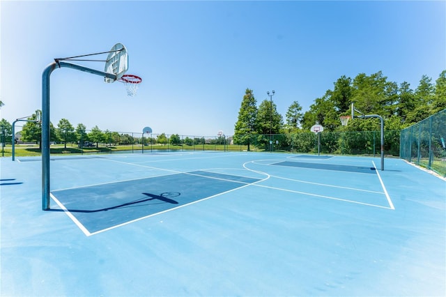 1902 Hailsham Ct, Orlando, FL 32824 - view of sport court with community basketball court and fence