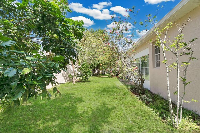 7900 Saint Giles Pl, Orlando, FL 32835 - view of green lawn