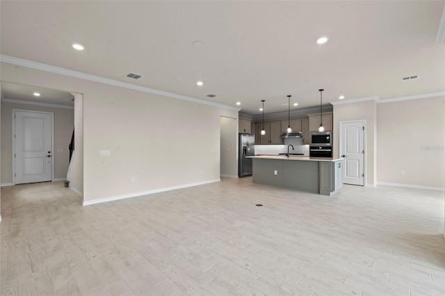 10245 Park Estates Ave, Orlando, FL 32836 - unfurnished living room featuring a sink, recessed lighting, baseboards, crown molding, and light wood-style floors