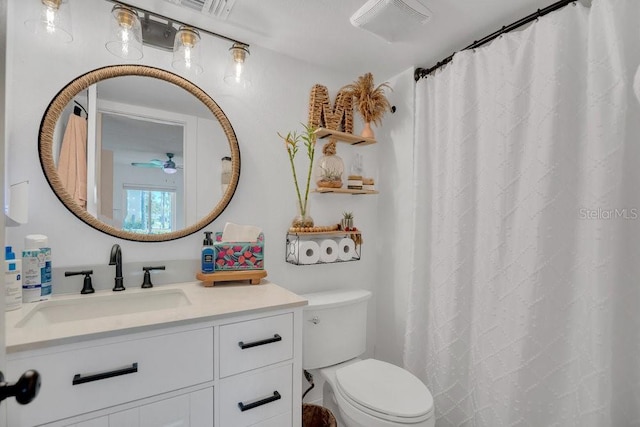 5635 Blue Shadows Ct Unit 3, Orlando, FL 32811 - full bathroom with vanity and curtained shower