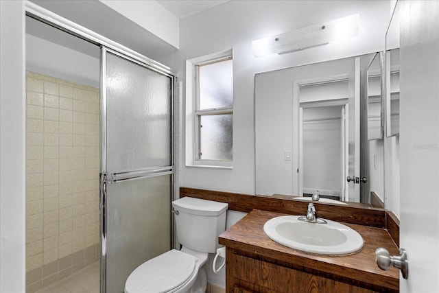 611 Lakespur Ln, Altamonte Springs, FL 32714 - full bath featuring a stall shower, toilet, and vanity