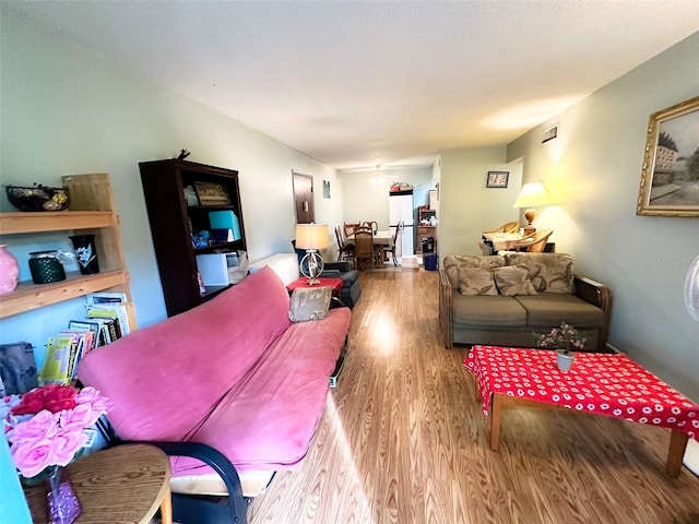 912 Lake Destiny Rd Unit F, Altamonte Springs, FL 32714 - living area featuring wood finished floors