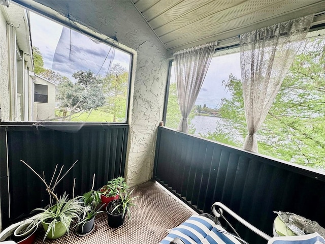 912 Lake Destiny Rd Unit F, Altamonte Springs, FL 32714 - sunroom / solarium featuring a water view