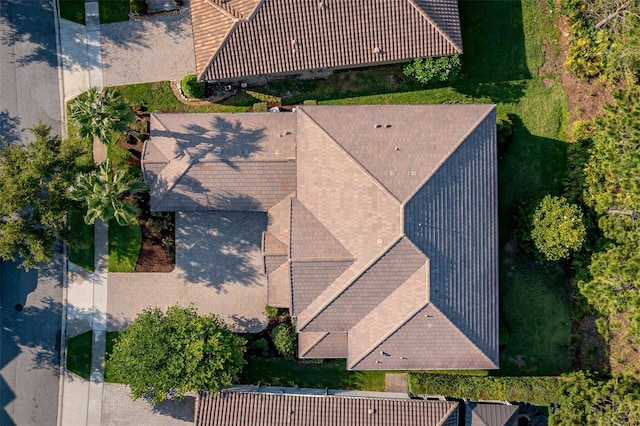 aerial view of property and surrounding area