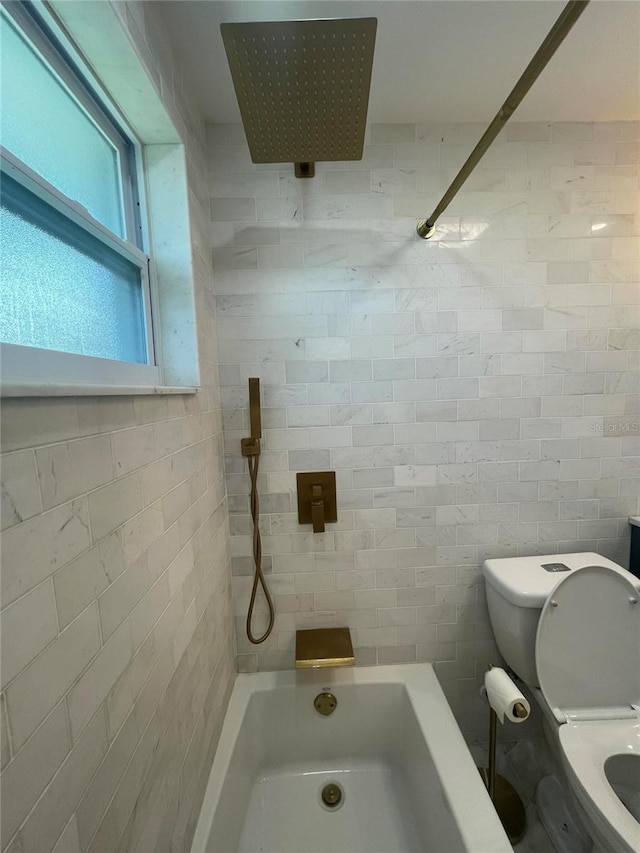 9153 86th Ave, Seminole, FL 33777 - bathroom with toilet, a shower, and a bathtub