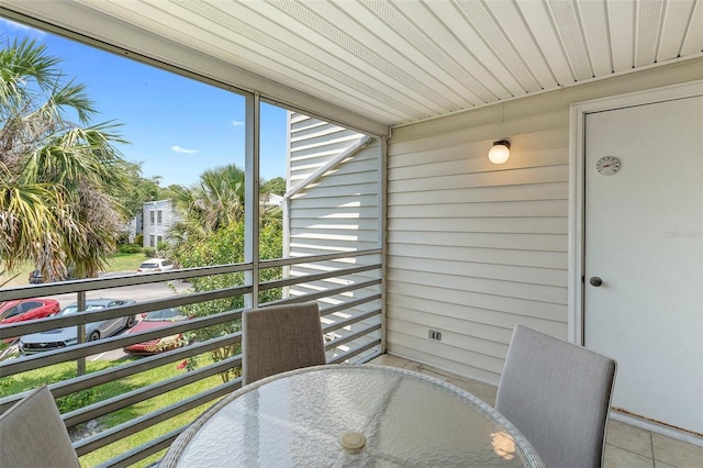 3900 Southpointe Dr Unit 127, Orlando, FL 32822 - balcony featuring outdoor dining space
