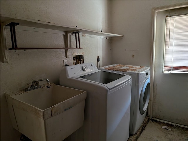 155 Summerset Dr, Punta Gorda, FL 33982 - washroom featuring washer and clothes dryer