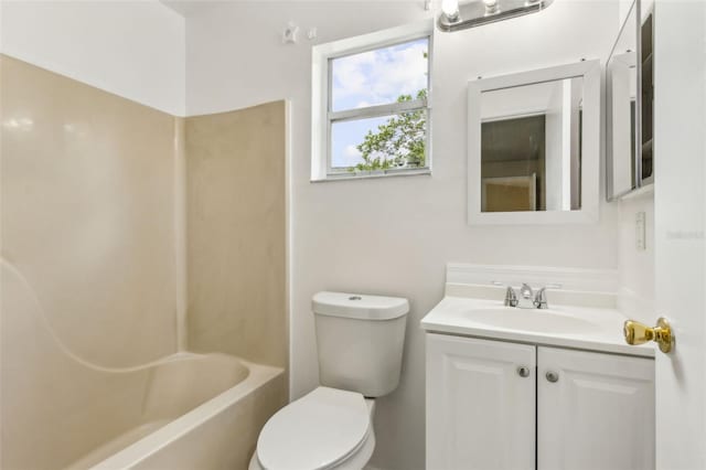 896 Satin Leaf Cir, Ocoee, FL 34761 - full bathroom with toilet, vanity, and shower / tub combination