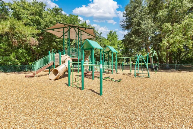 2460 Worthington Rd, Maitland, FL 32751 - communal playground featuring view of scattered trees