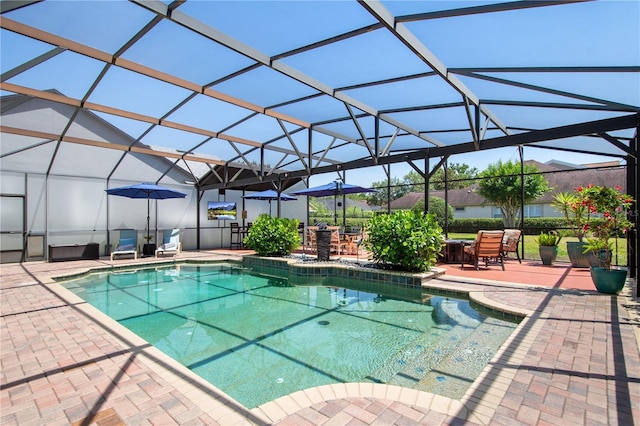 402 S Lake Victoria Cir, Deland, FL 32724 - outdoor pool featuring a patio, a lanai, and outdoor dining space