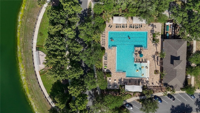 402 S Lake Victoria Cir, Deland, FL 32724 - aerial view of a pool
