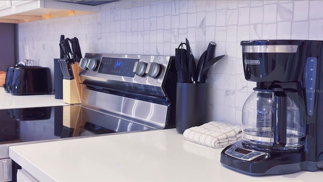 3880 Sonoma Blvd, Kissimmee, FL 34741 - kitchen featuring decorative backsplash