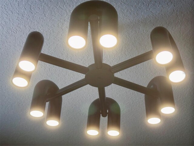 3880 Sonoma Blvd, Kissimmee, FL 34741 - detailed view of ceiling fan