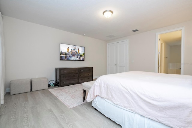 8419 Pippen Dr, Orlando, FL 32836 - bedroom with wood finished floors