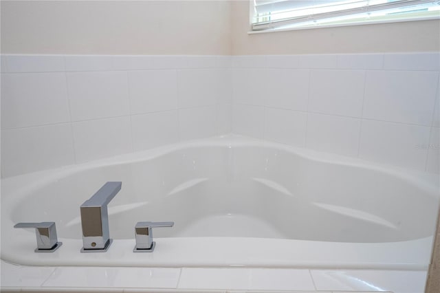 8419 Pippen Dr, Orlando, FL 32836 - bathroom view of a bathtub