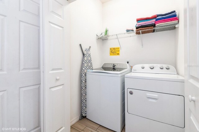 7017 Oakwood St, Davenport, FL 33837 - laundry room with washer and dryer