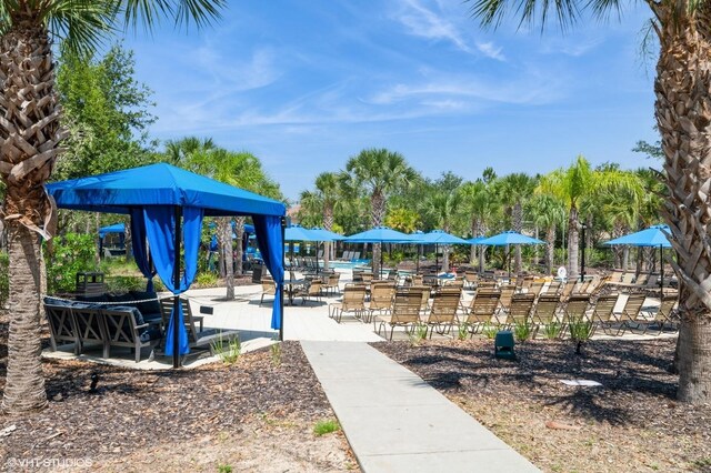 7017 Oakwood St, Davenport, FL 33837 - surrounding community with a gazebo