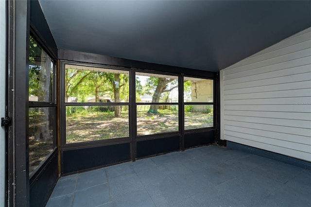 415 S Lancelot Ave, Orlando, FL 32835 - unfurnished sunroom featuring lofted ceiling