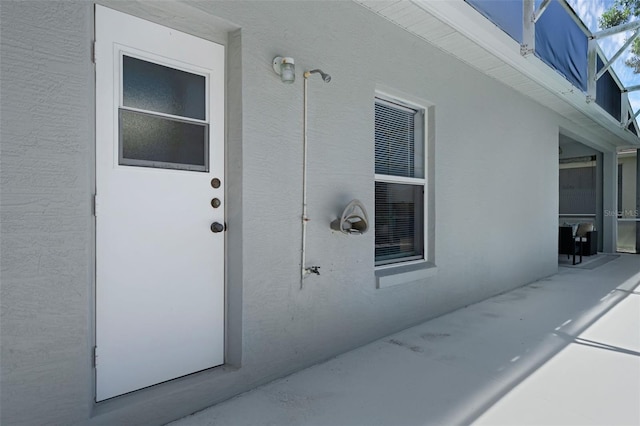468 Jaybee Ave, Davenport, FL 33897 - entrance to property with stucco siding