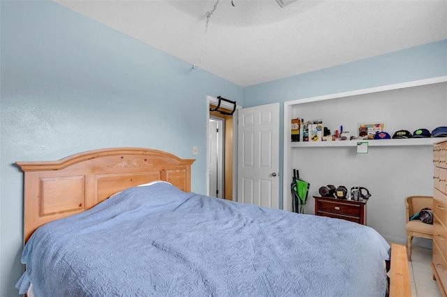 7500 NW 66th Ter, Tamarac, FL 33321 - bedroom with a ceiling fan