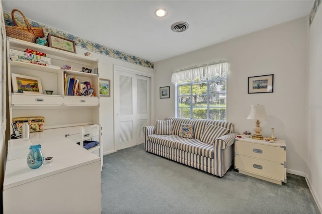 2040 Mohawk Trl, Maitland, FL 32751 - carpeted living area featuring baseboards and recessed lighting
