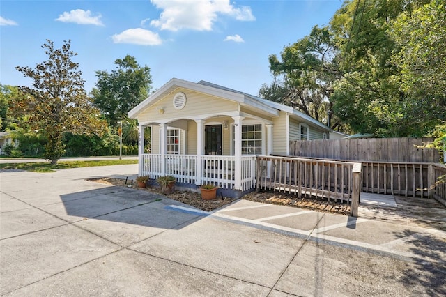 205 S Highland Ave, Apopka, FL 32703 - view of front of property with covered porch
