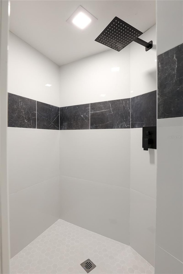 2903 Clear Way, Orlando, FL 32805 - full bathroom with tiled shower