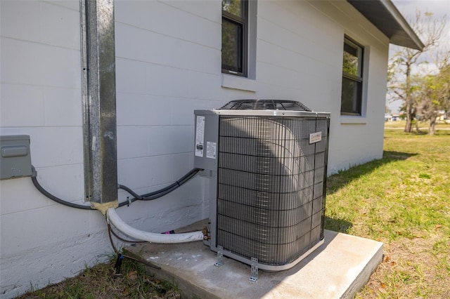 1403 Cummings Ave, Avon Park, FL 33825 - exterior view of central air condition unit