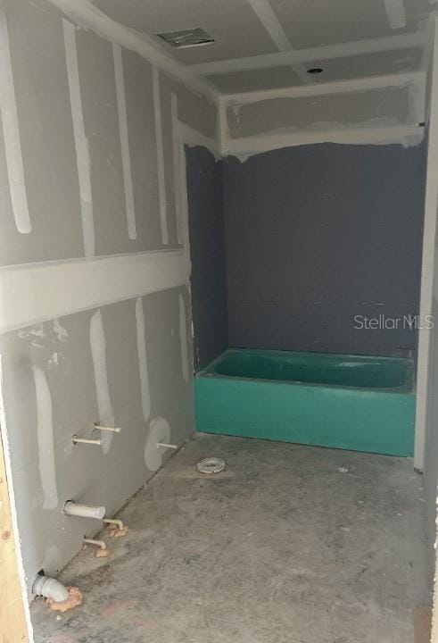 2365 Zuni Rd, Saint Cloud, FL 34771 - bathroom with a bath