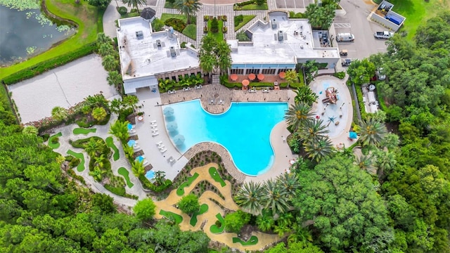 652 Benoi Dr, Davenport, FL 33896 - aerial view of property and surrounding area with a pool area and a large body of water