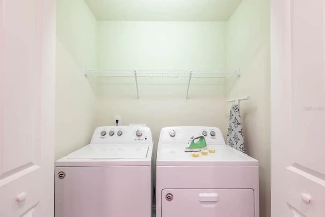 271 Jetty Way, Davenport, FL 33897 - washroom featuring washing machine and clothes dryer