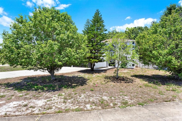 809 Deer Glen Ct, Fruitland Park, FL 34731 - view of front of home