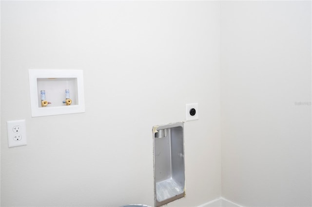 33 W 7th St, Apopka, FL 32703 - laundry room featuring electric dryer hookup and washer hookup