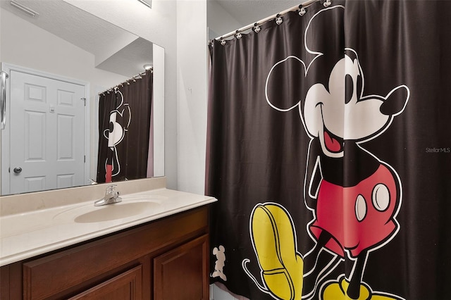 12335 Cruxbury Dr, Windermere, FL 34786 - full bath featuring vanity and a shower with shower curtain