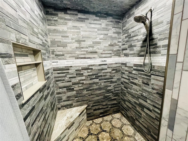 3565 E Lake Dr, Land O Lakes, FL 34639 - bathroom featuring tiled shower