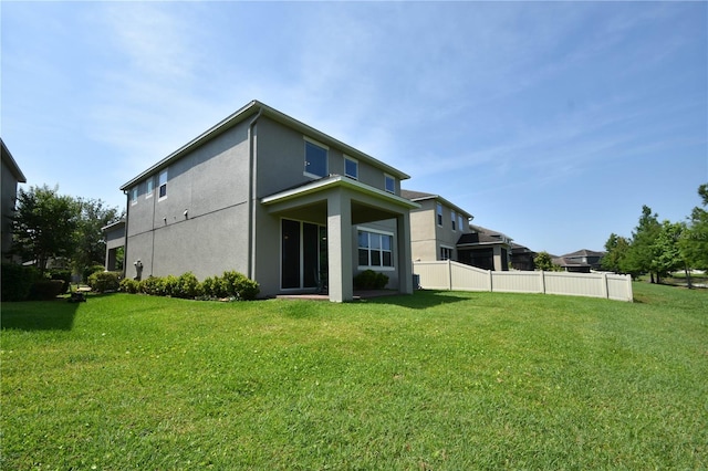 5908 Paxton Ct, Apopka, FL 32703 - back of property featuring stucco siding
