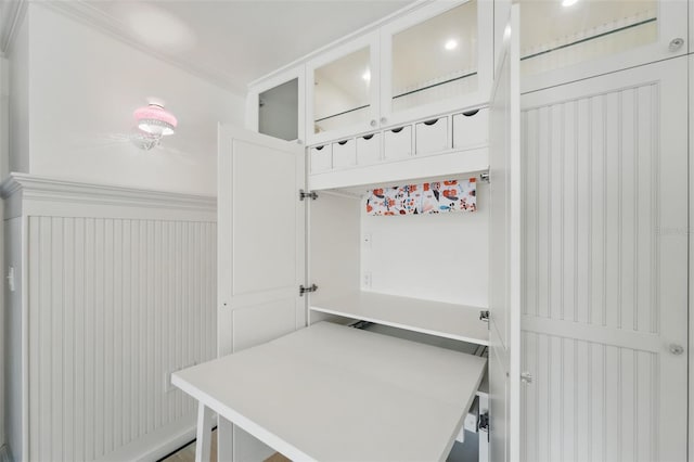 6327 Ridgeberry Dr, Orlando, FL 32819 - view of mudroom